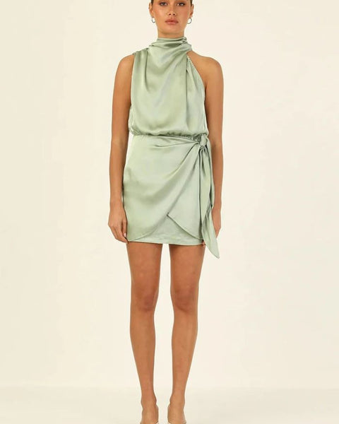 Robe courte satinée vert d'eau