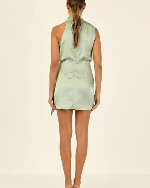 robe courte satinée vert d'eau